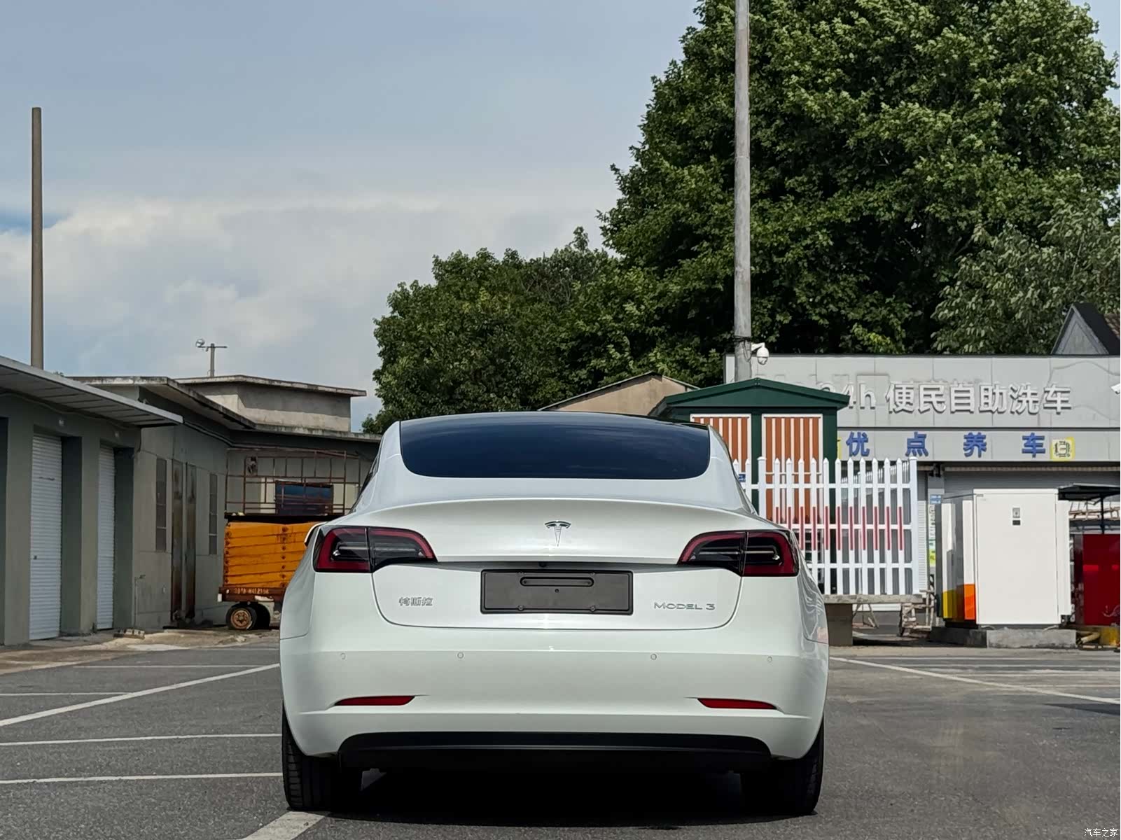 Tesla Model 3, 2023 12
