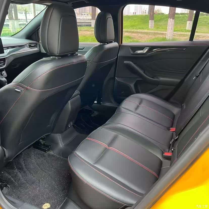 Ford Focus, 2023 7
