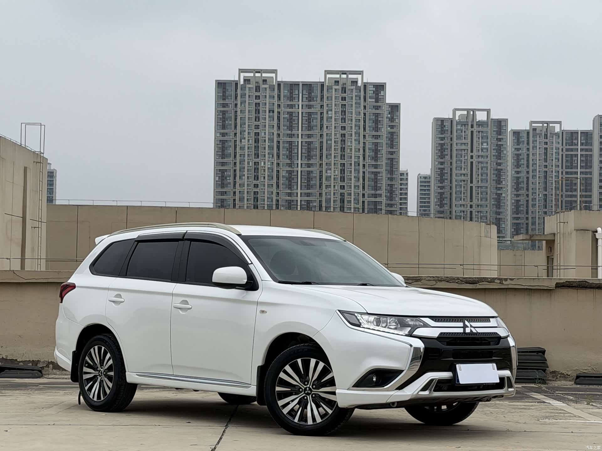 Mitsubishi Outlander, 2022 3