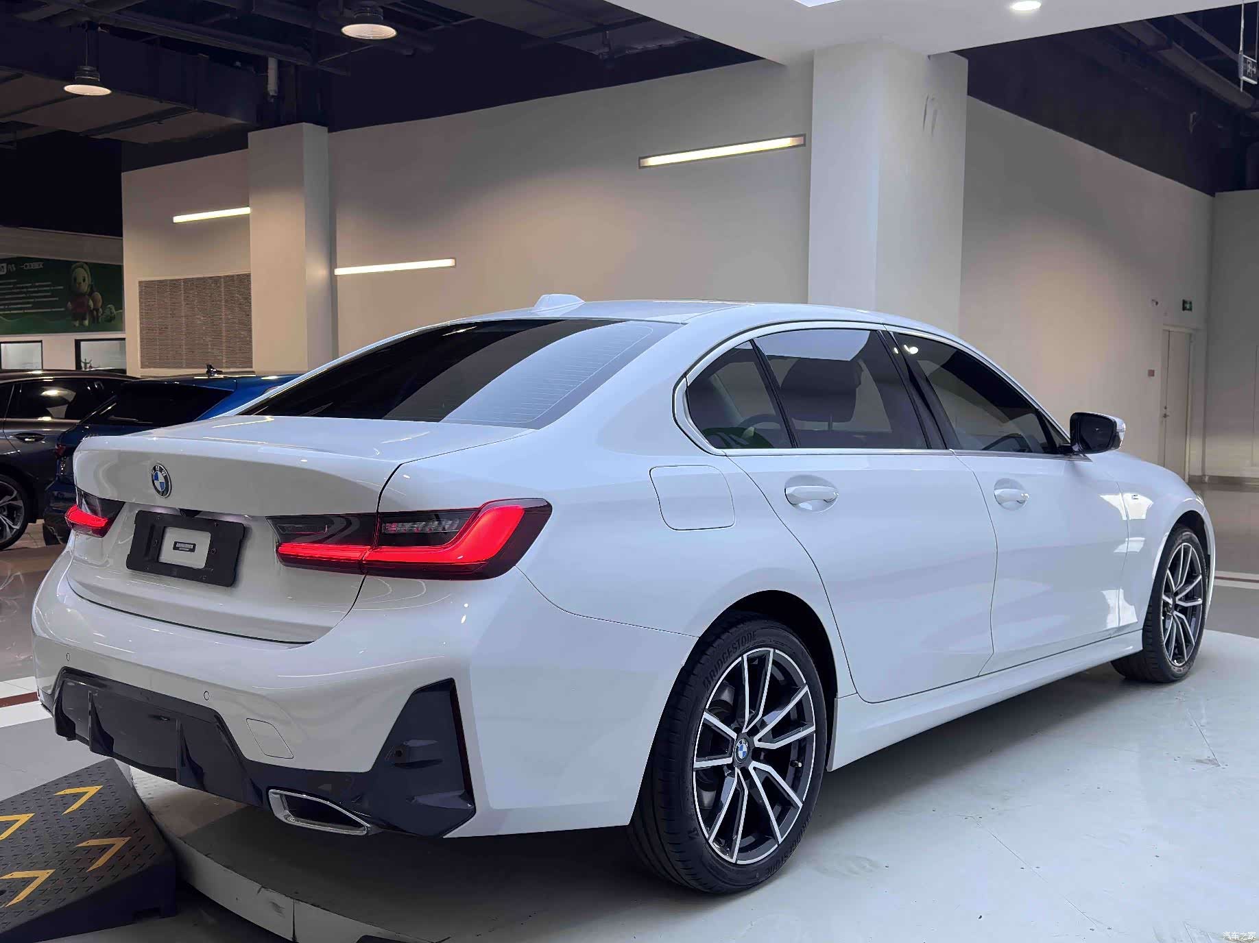 BMW 3 Series, 2023 7