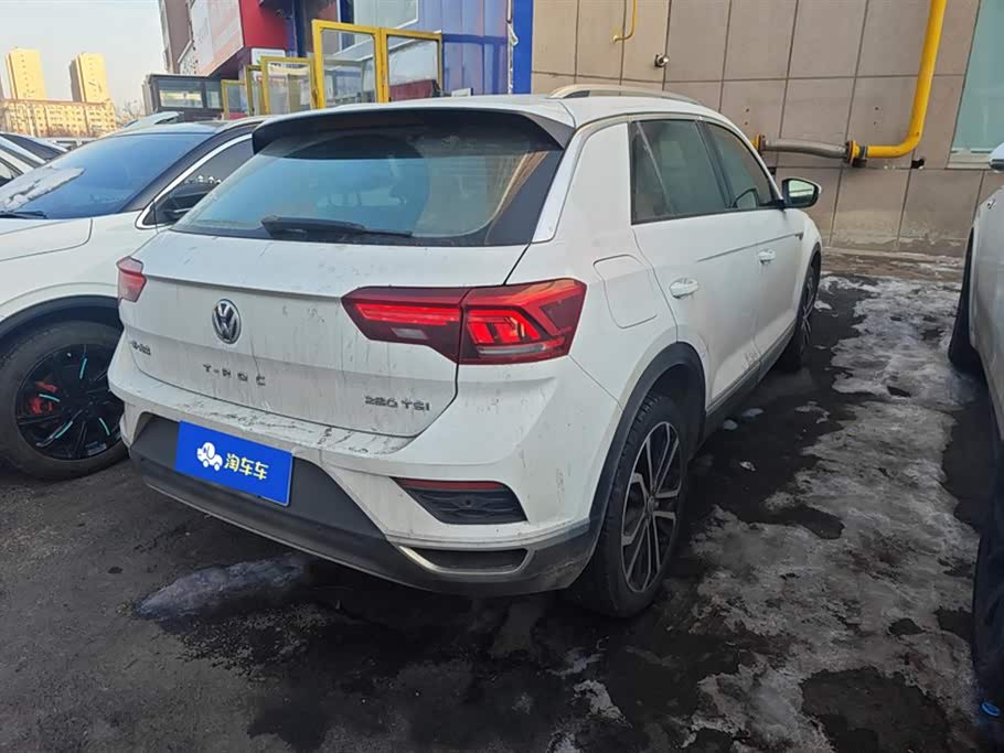 Volkswagen T-ROC exploring Songs