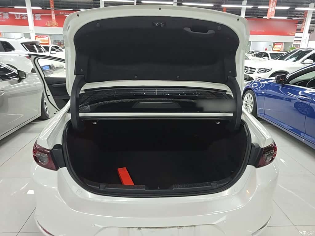 Mazda Mazda3, 2022 19
