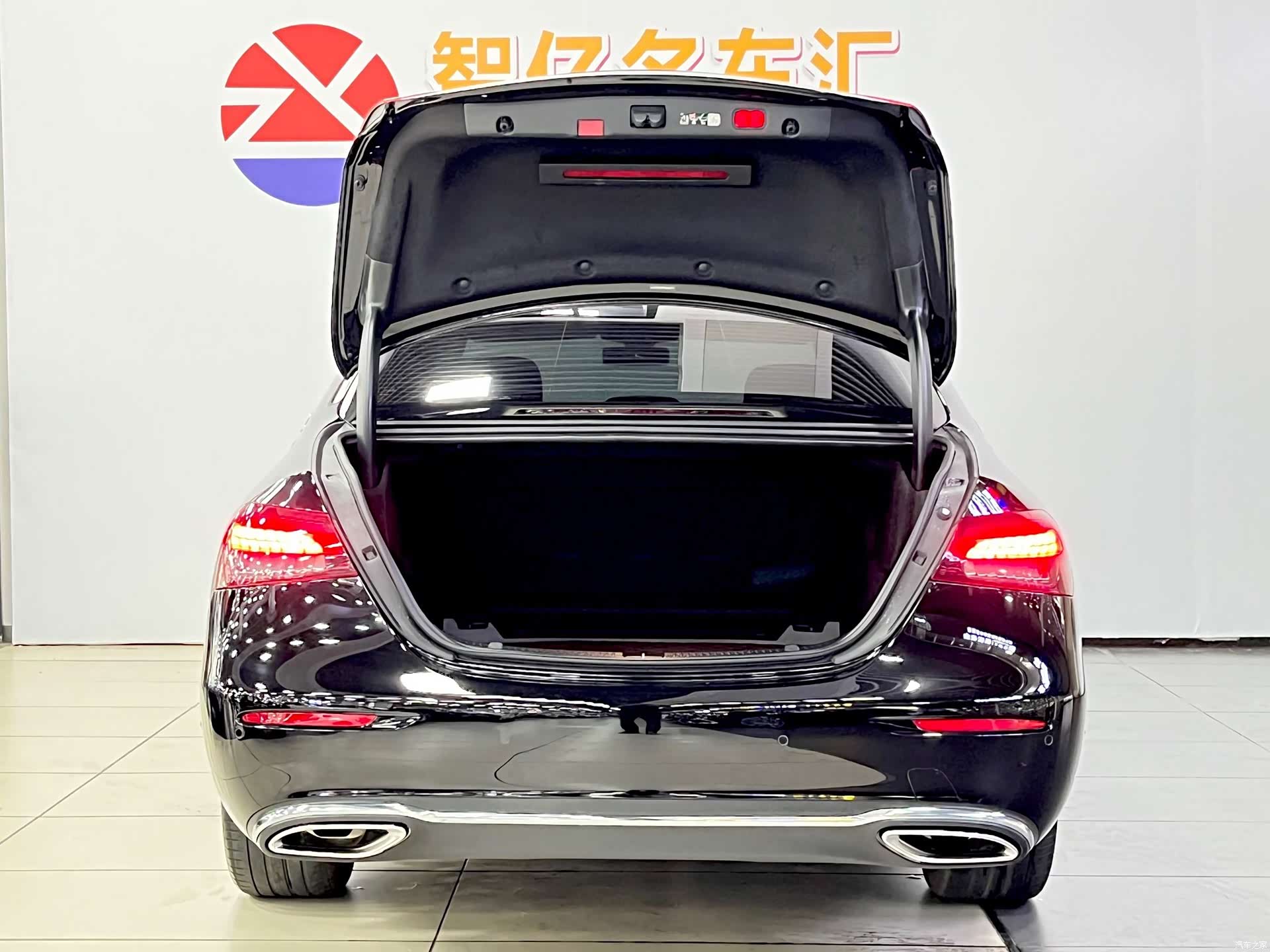 Mercedes-Benz E-Class, 2023 13