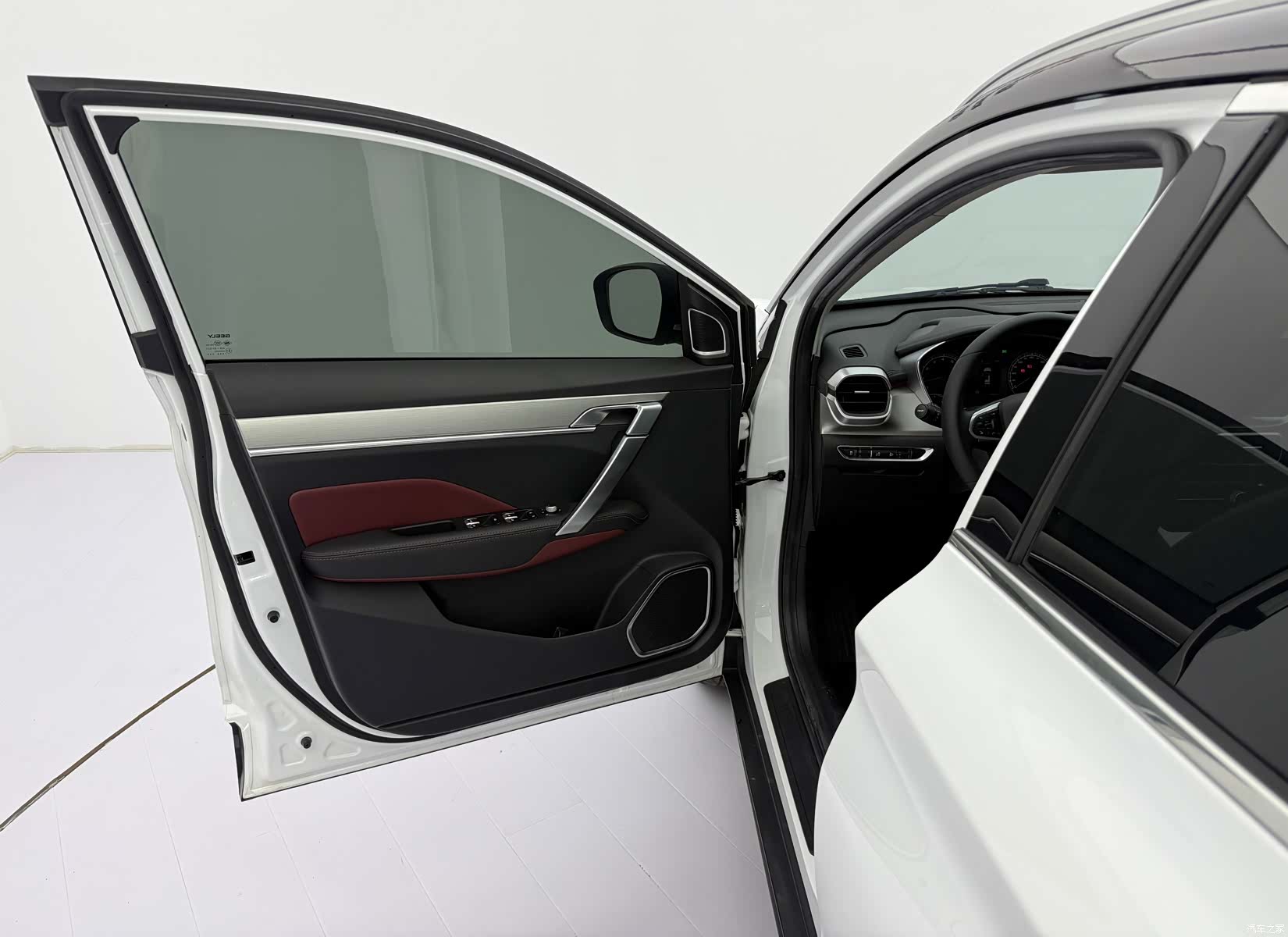 Geely Coolray, 2021 23