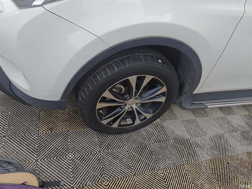 Toyota RAV4, 2014 25