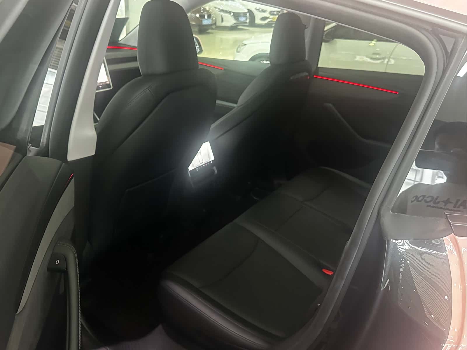 Tesla Model Y, 2025 9