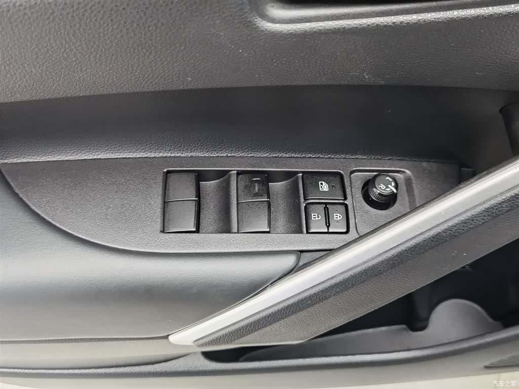 Toyota Frontlander, 2023 9