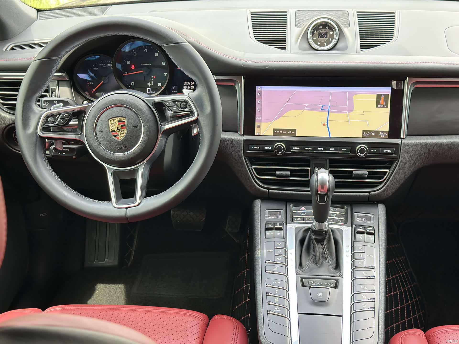 Porsche Macan, 2021 все фото
