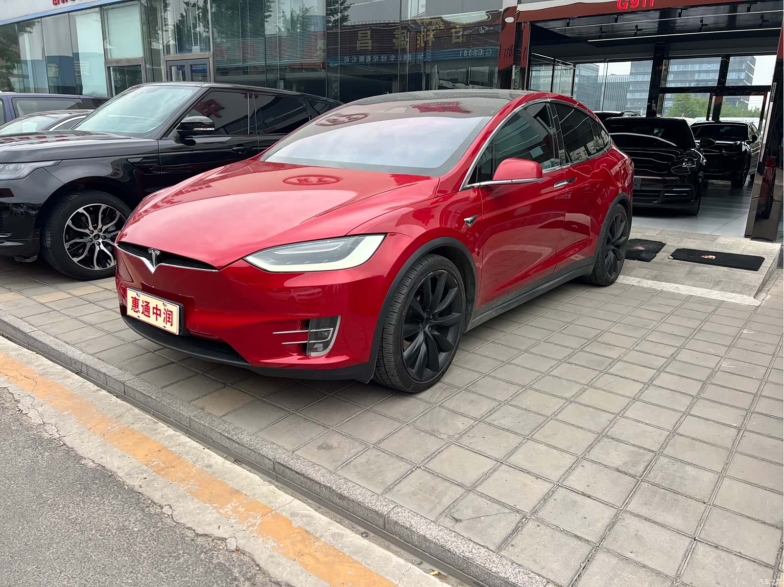 Tesla Model X, 2017 1