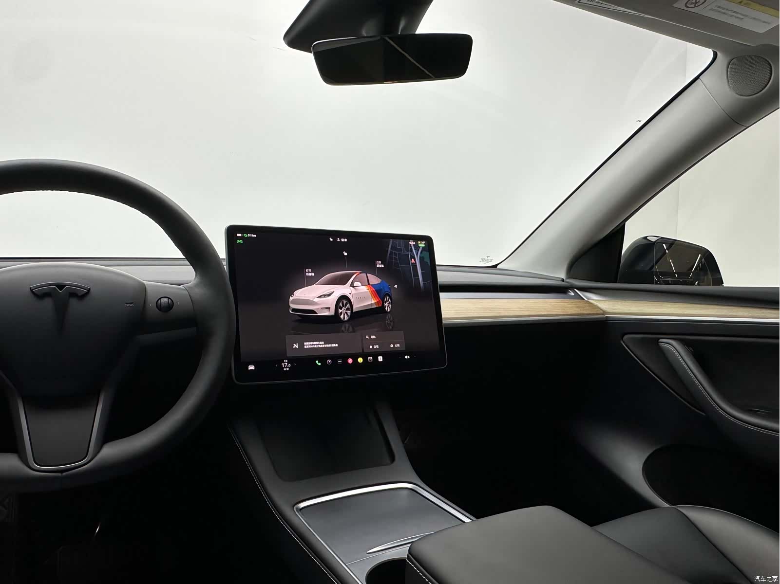 Tesla Model Y, 2023 15
