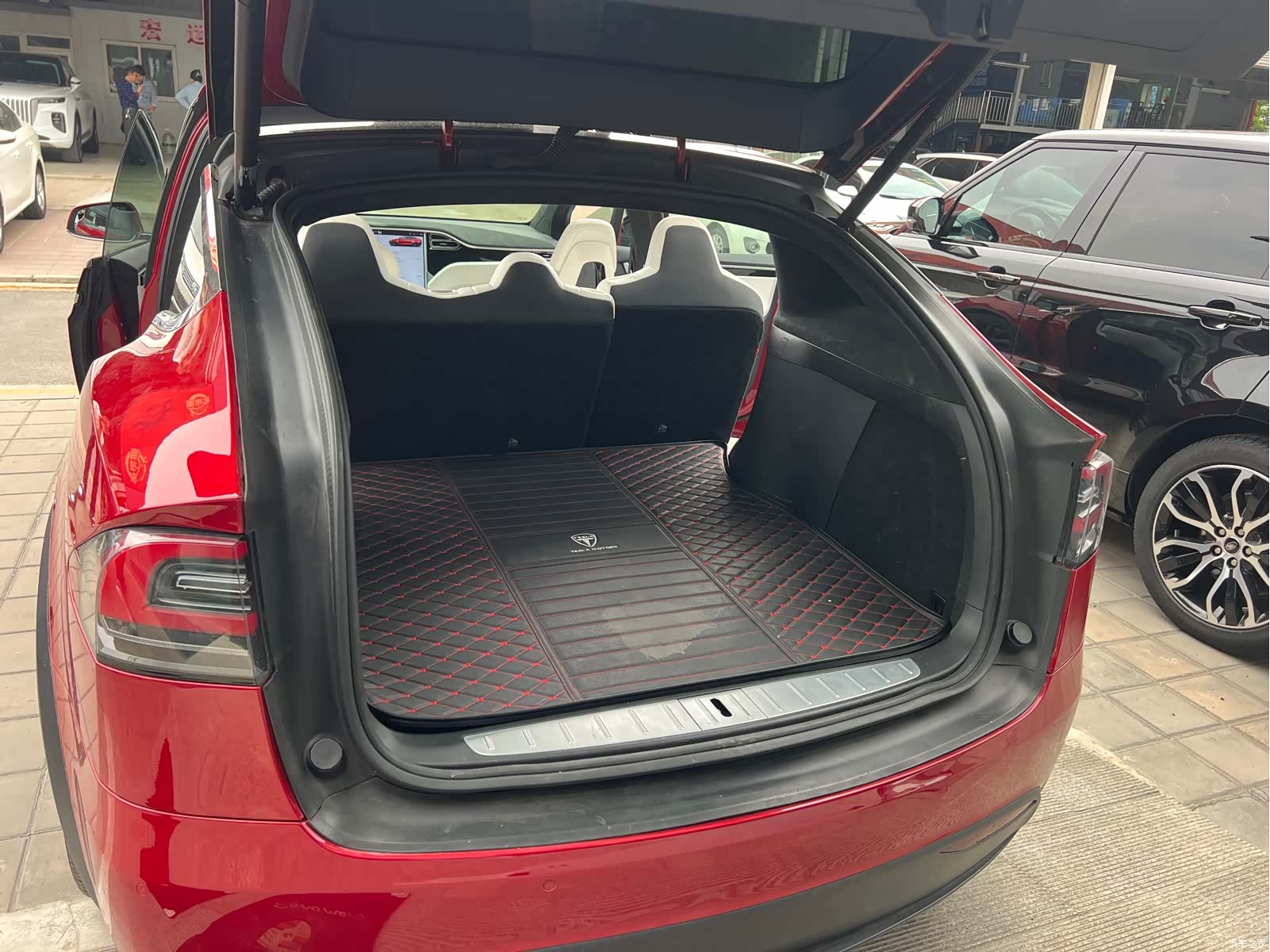 Tesla Model X, 2017 18