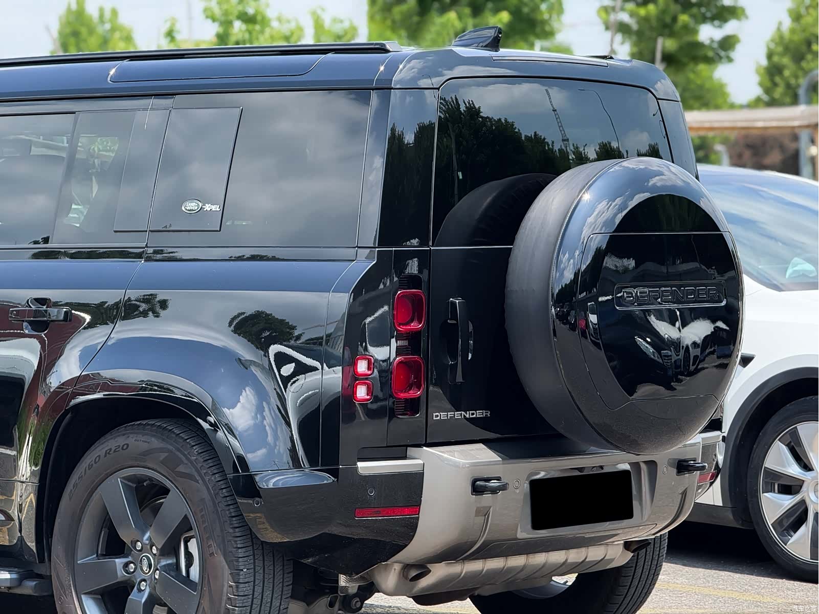 Land Rover Defender, 2024 16