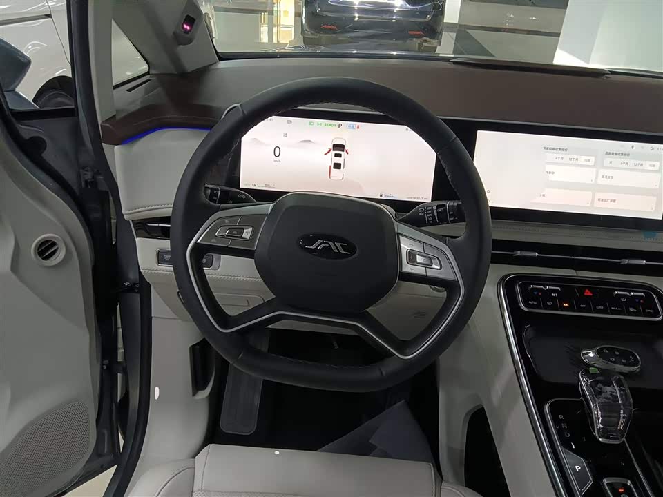 JAC Refine Ruifeng RF8 PHEV