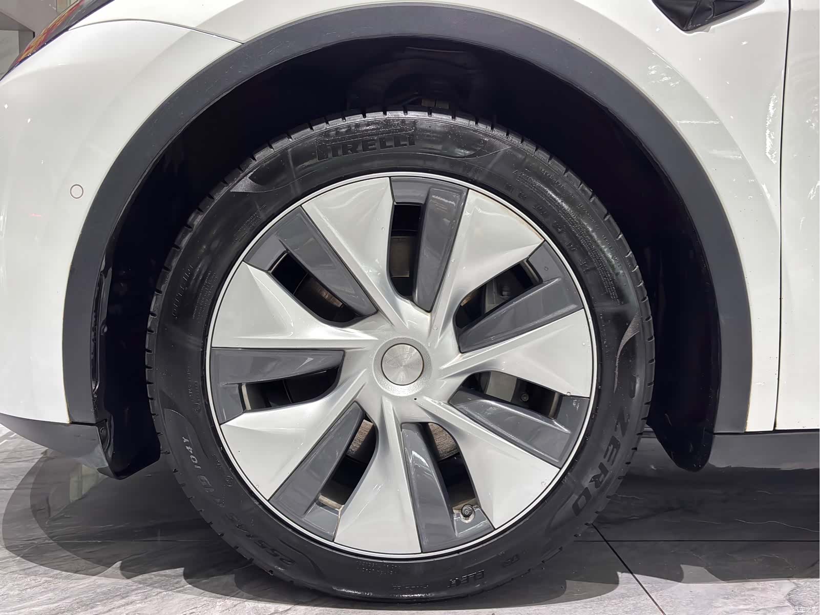 Tesla Model Y, 2023 30