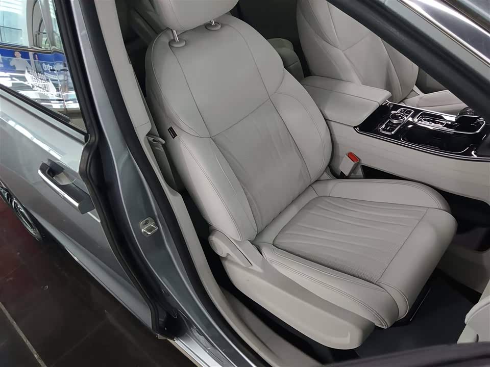 JAC Refine Ruifeng RF8 PHEV