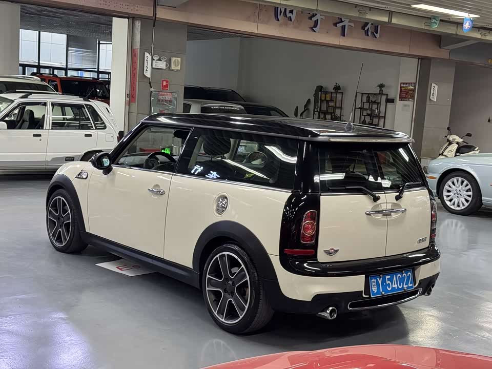 MINI CLUBMAN