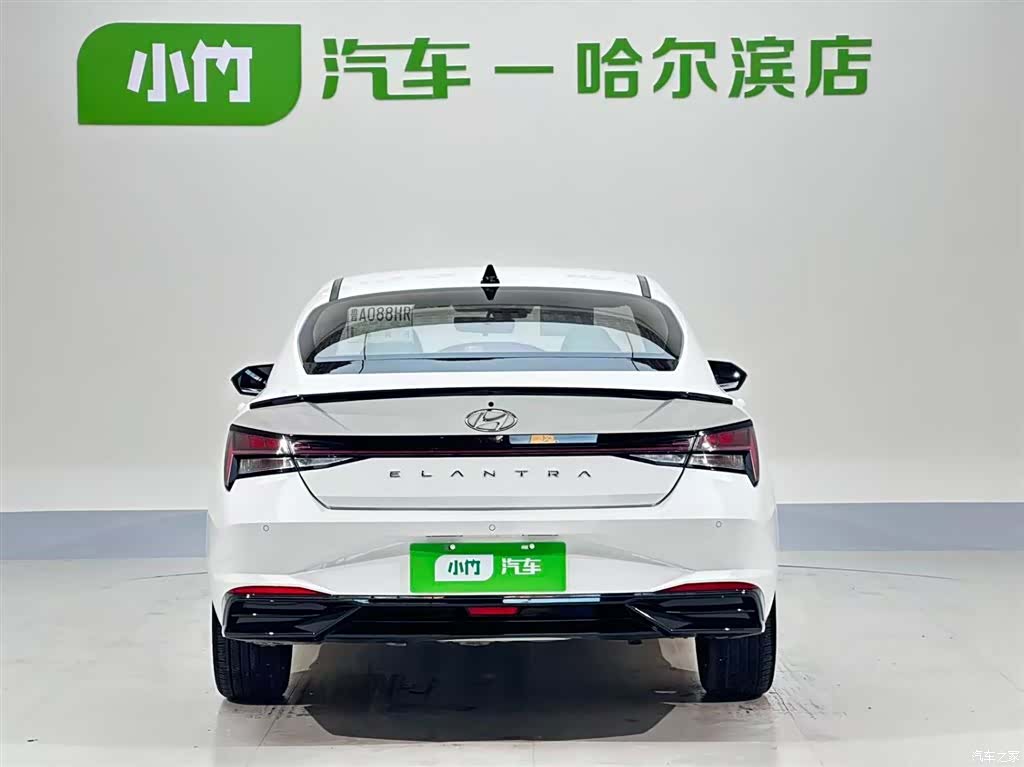 Hyundai Elantra, 2023 все фото