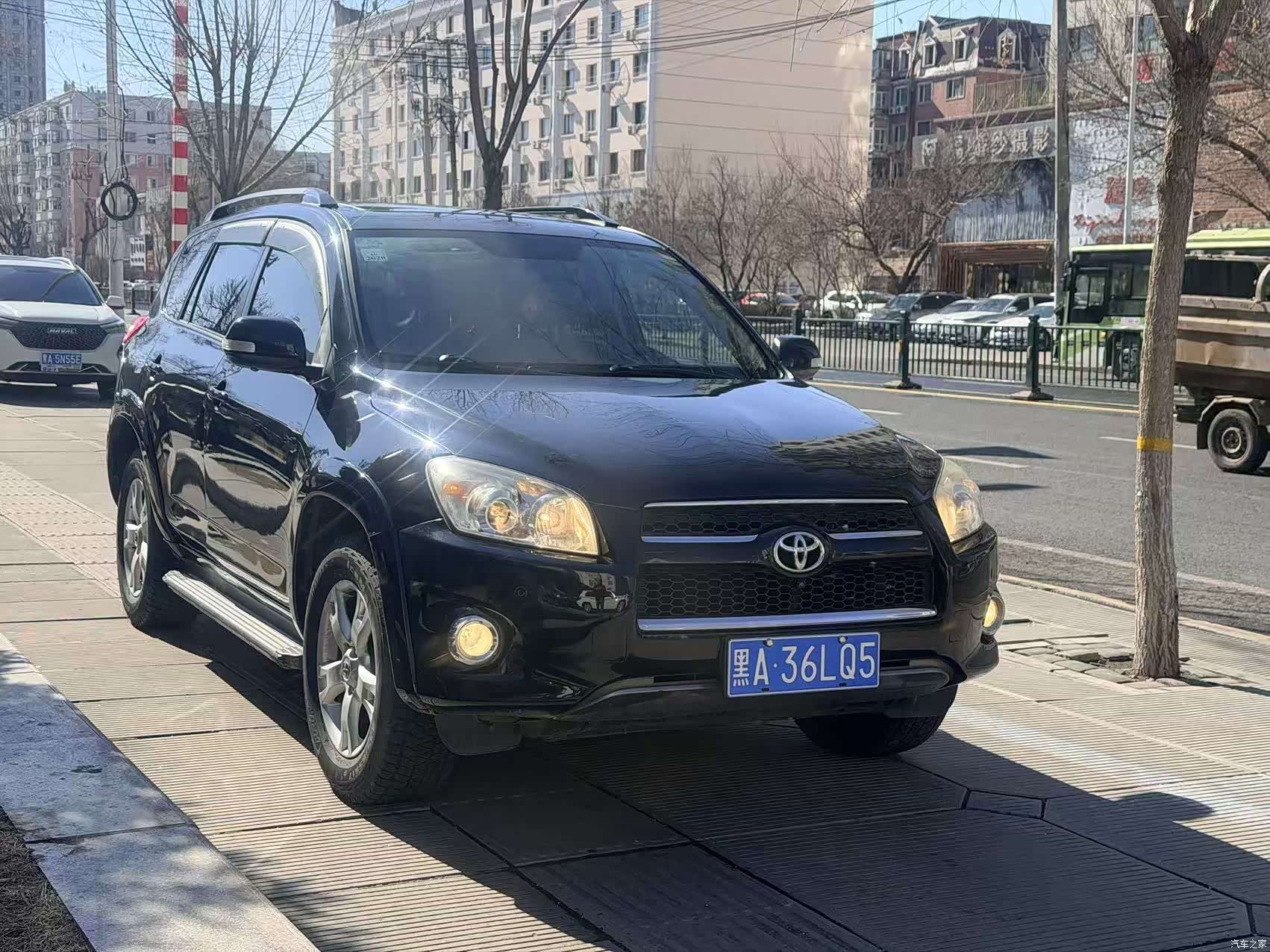 Toyota RAV4, 2013 1