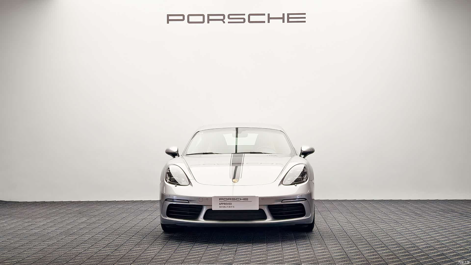 Porsche Cayman, 2025 2