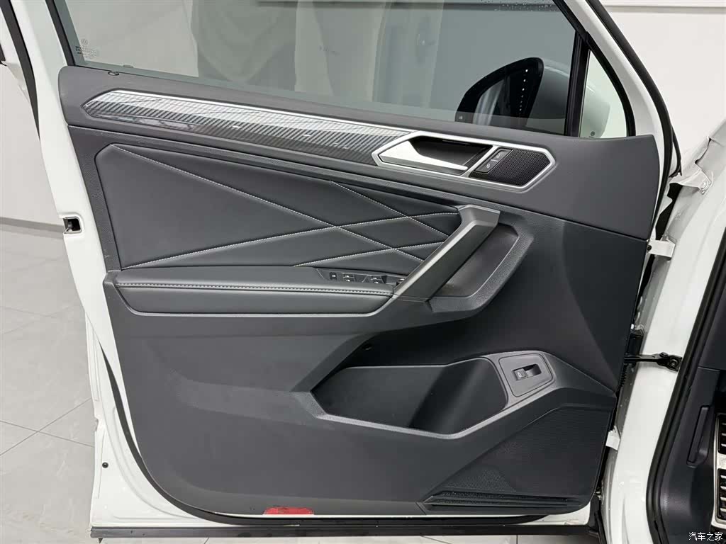 Volkswagen Tiguan L, 2023 9