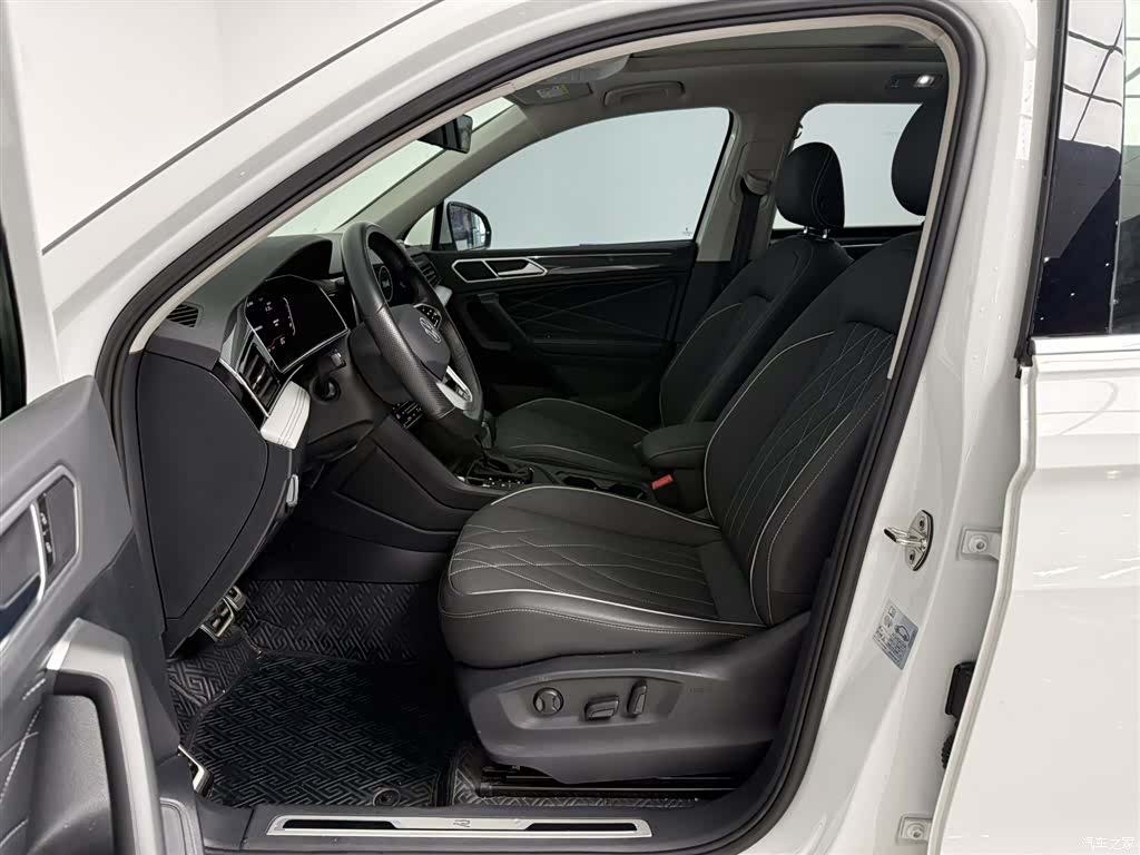 Volkswagen Tiguan L, 2023 10