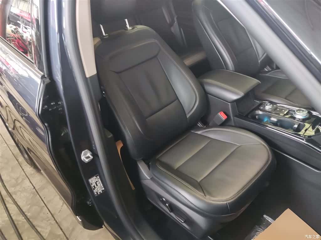 Ford Explorer, 2021 20