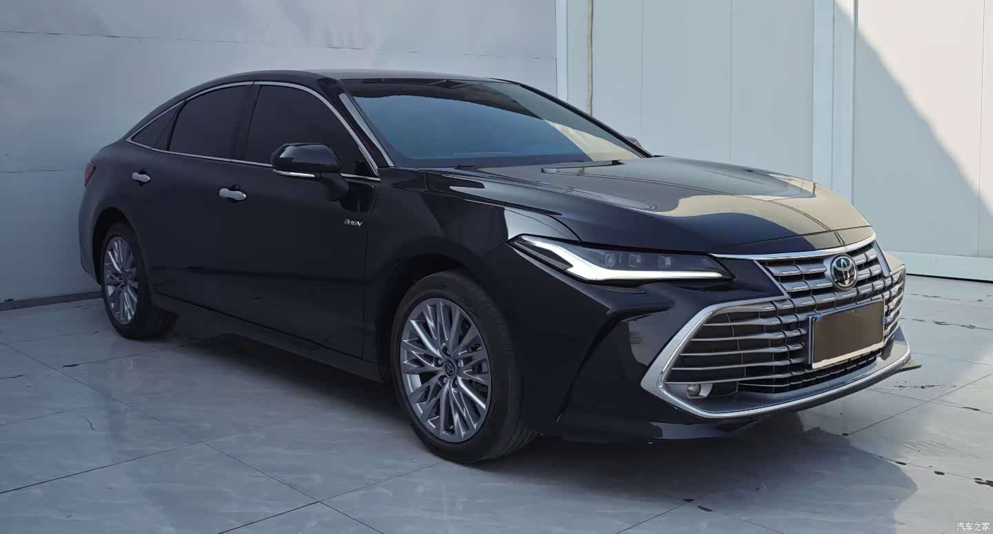 Toyota Avalon, 2025 3