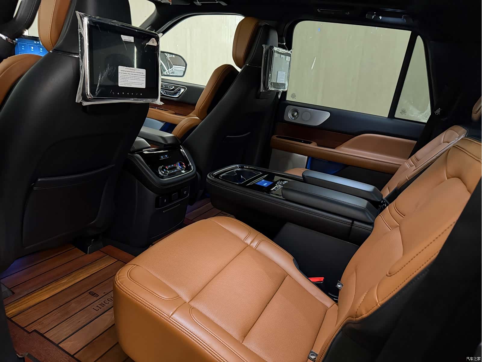 Lincoln Navigator, 2021 6