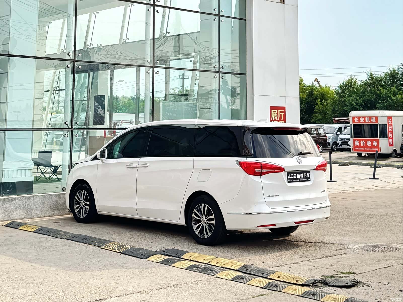 Buick GL8, 2018 6