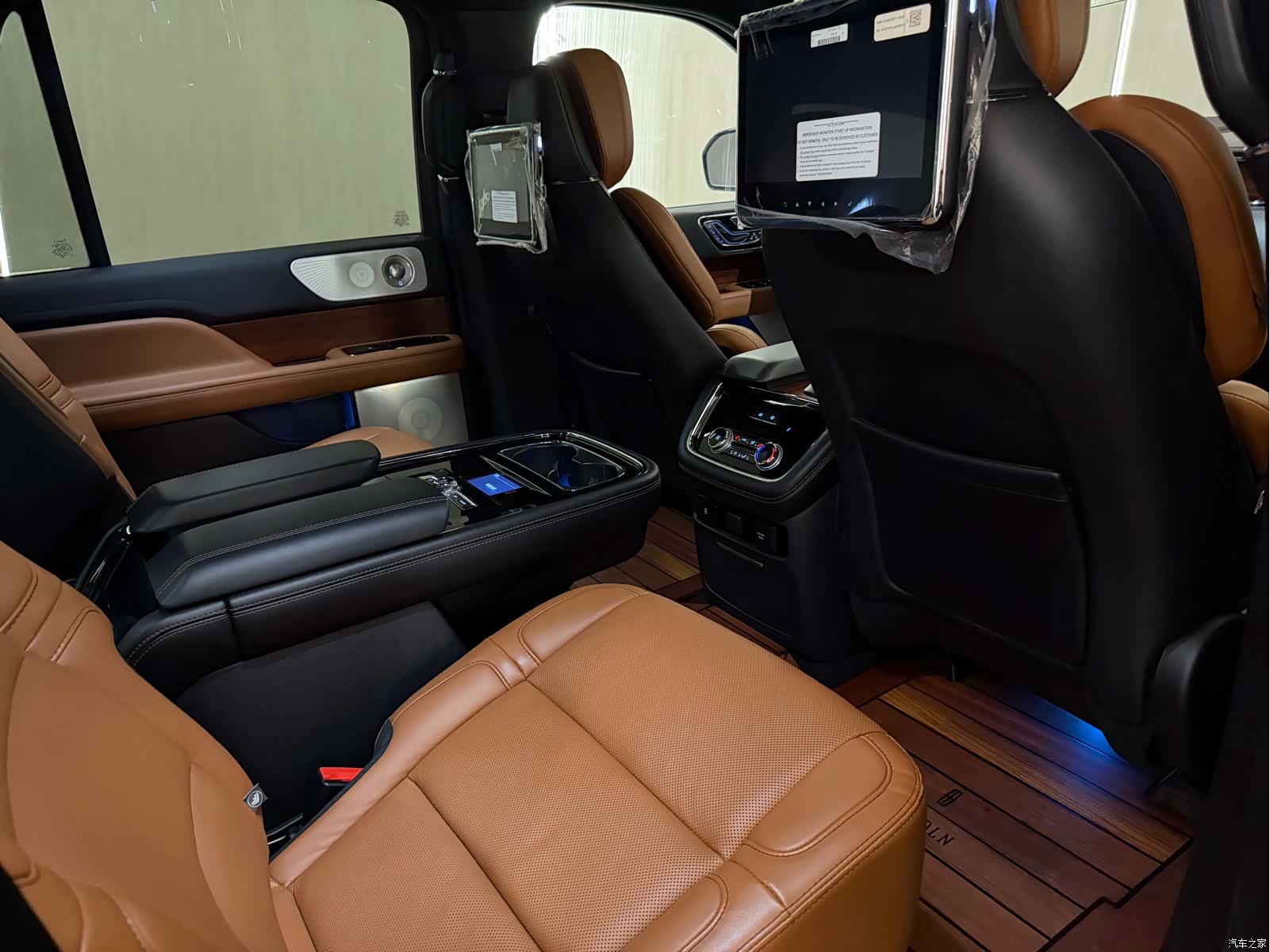 Lincoln Navigator, 2021 7