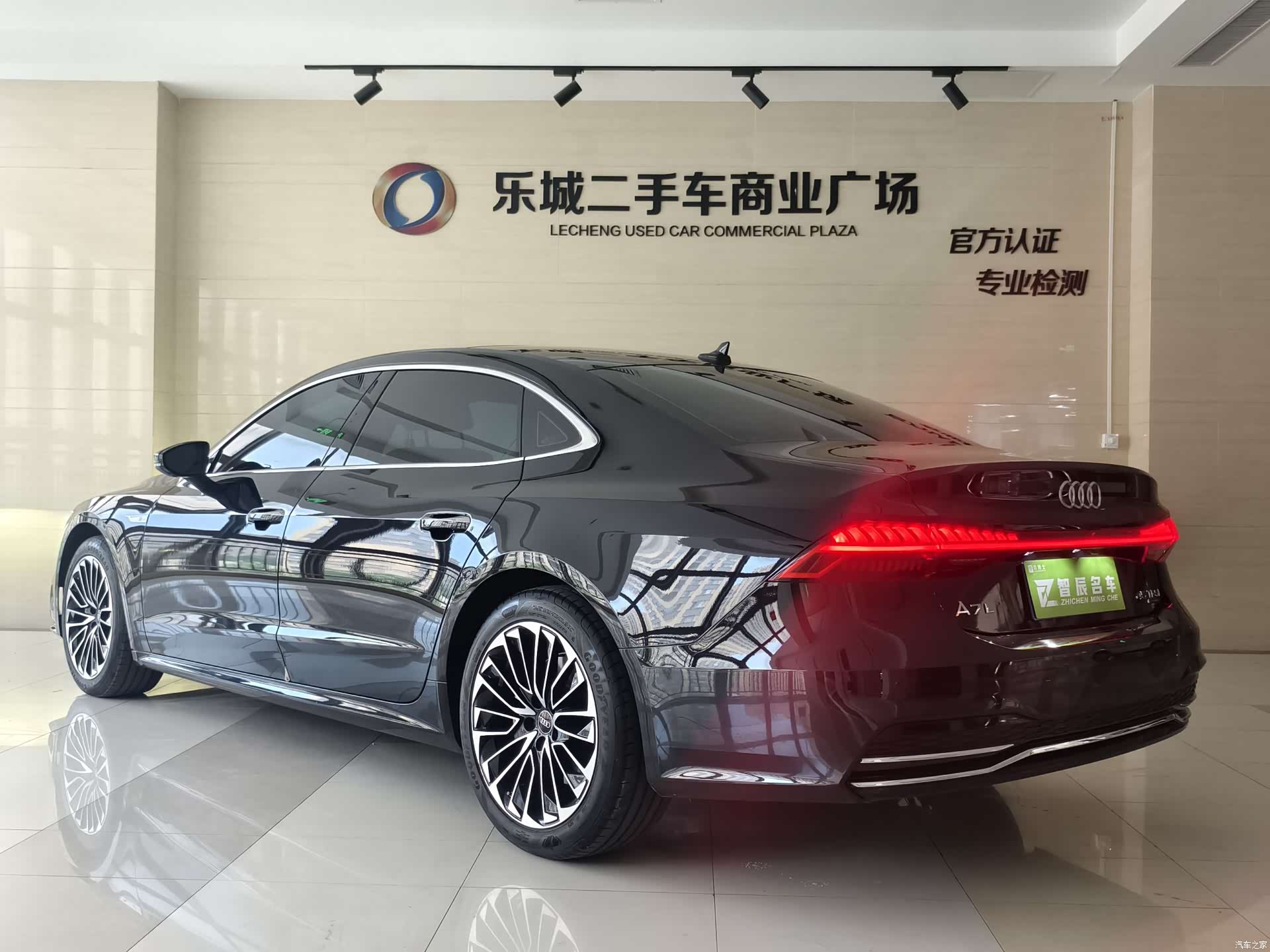 Audi A7L, 2025 14