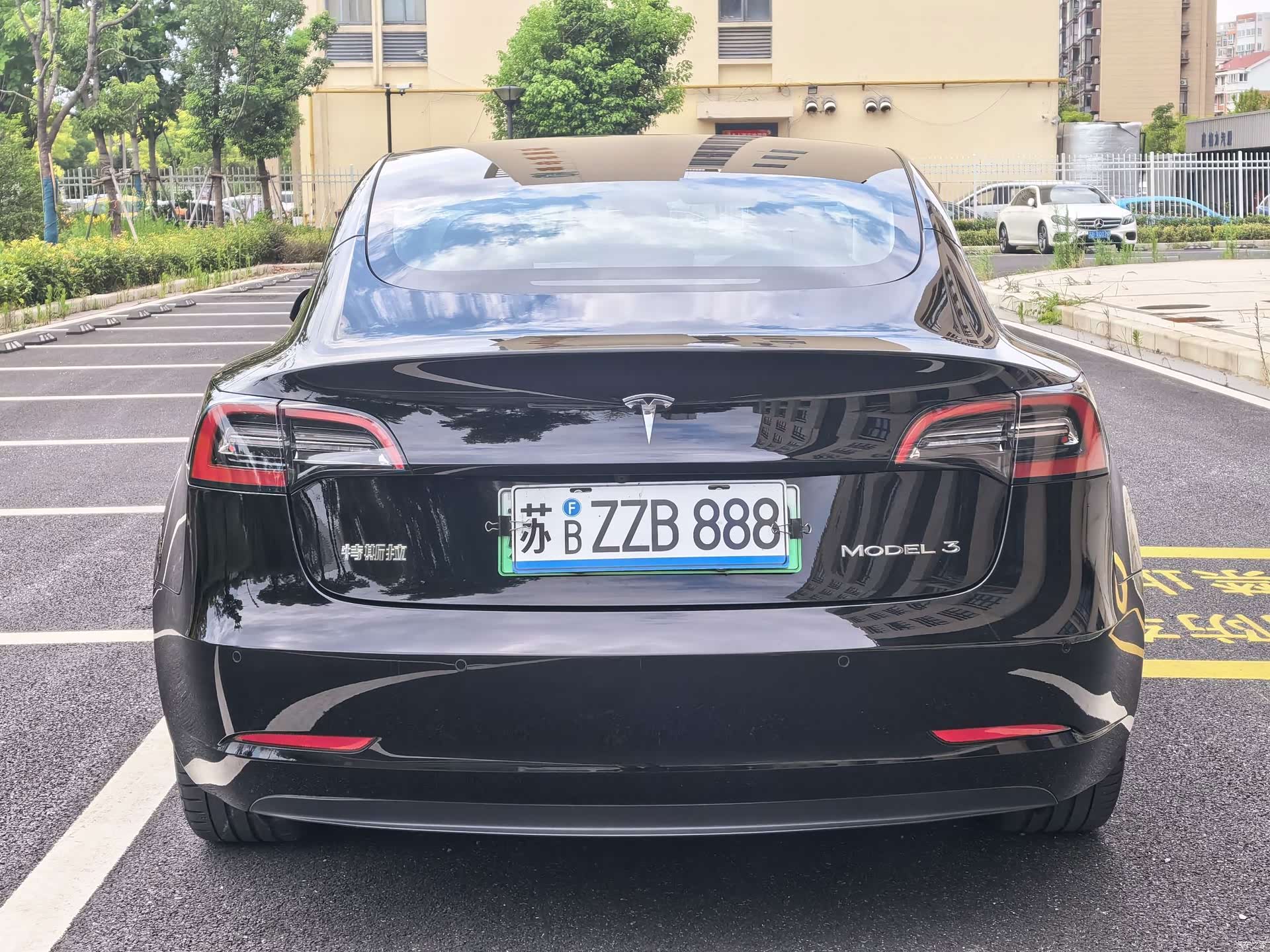 Tesla Model 3, 2021 все фото