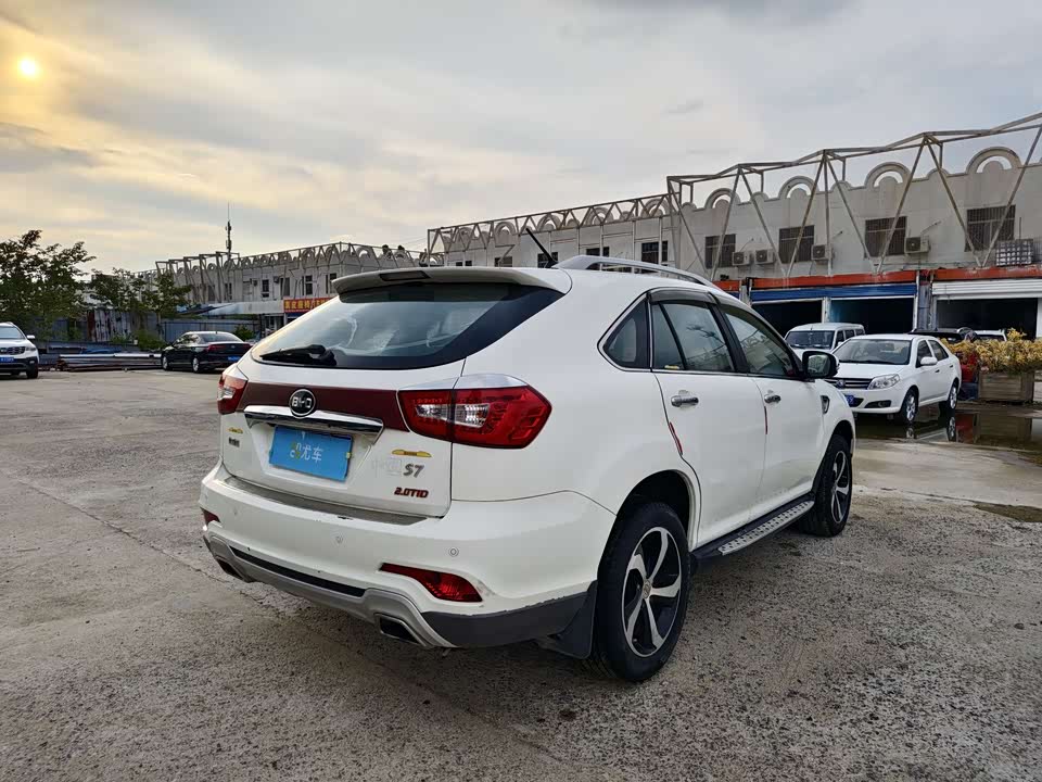 BYD S7