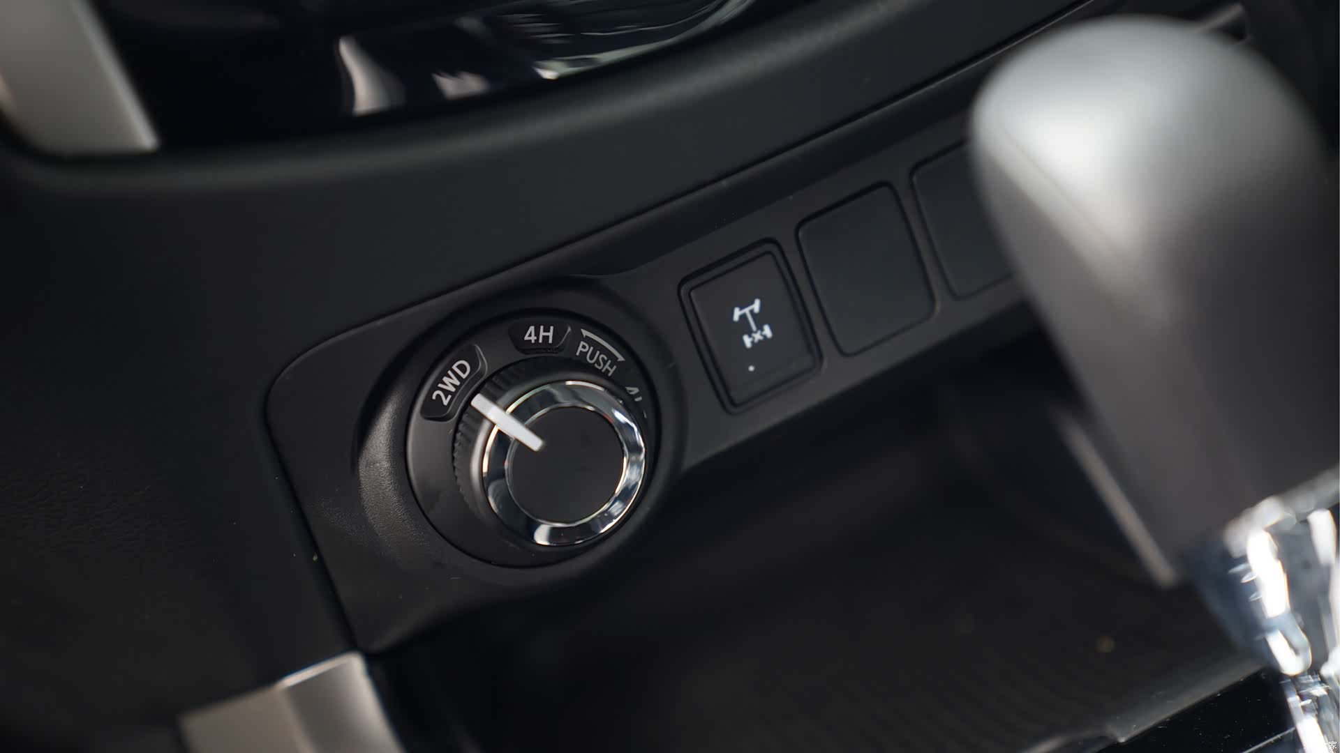 Nissan Terra, 2021 9