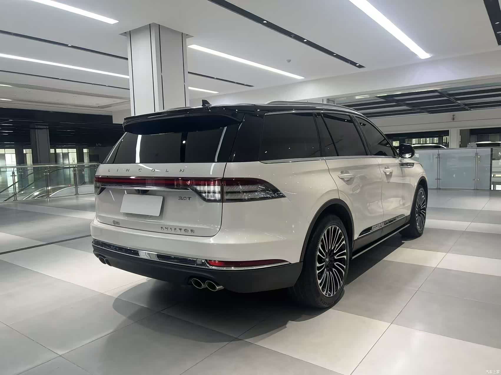 Lincoln Aviator, 2022 19