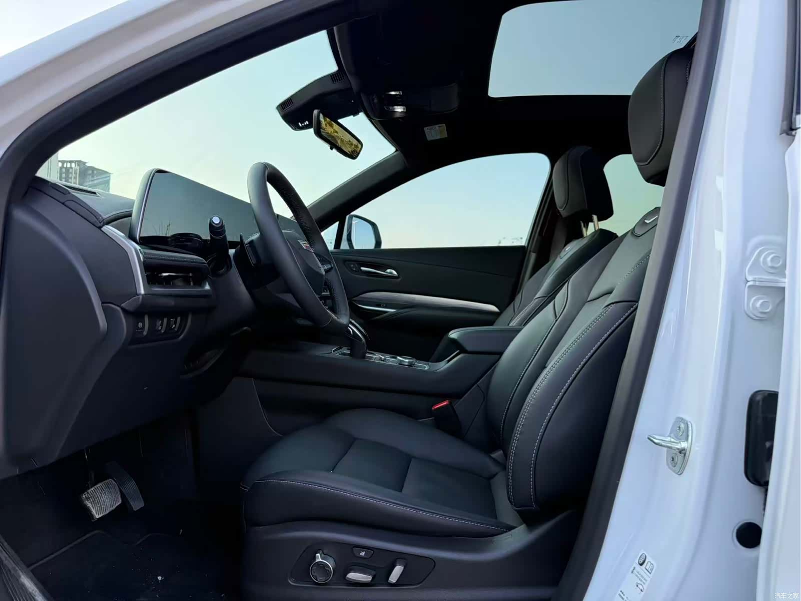 Cadillac XT4, 2025 все фото