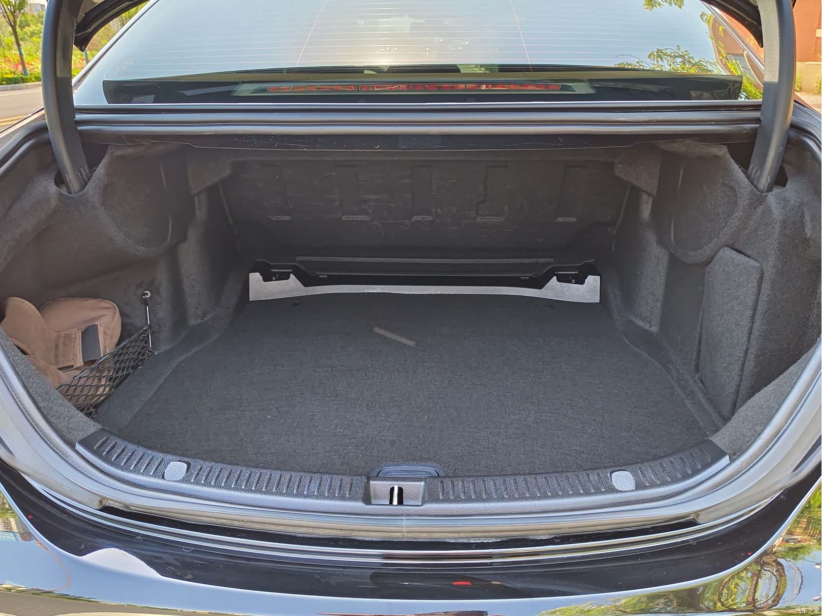 Mercedes-Benz E-Class, 2023 29