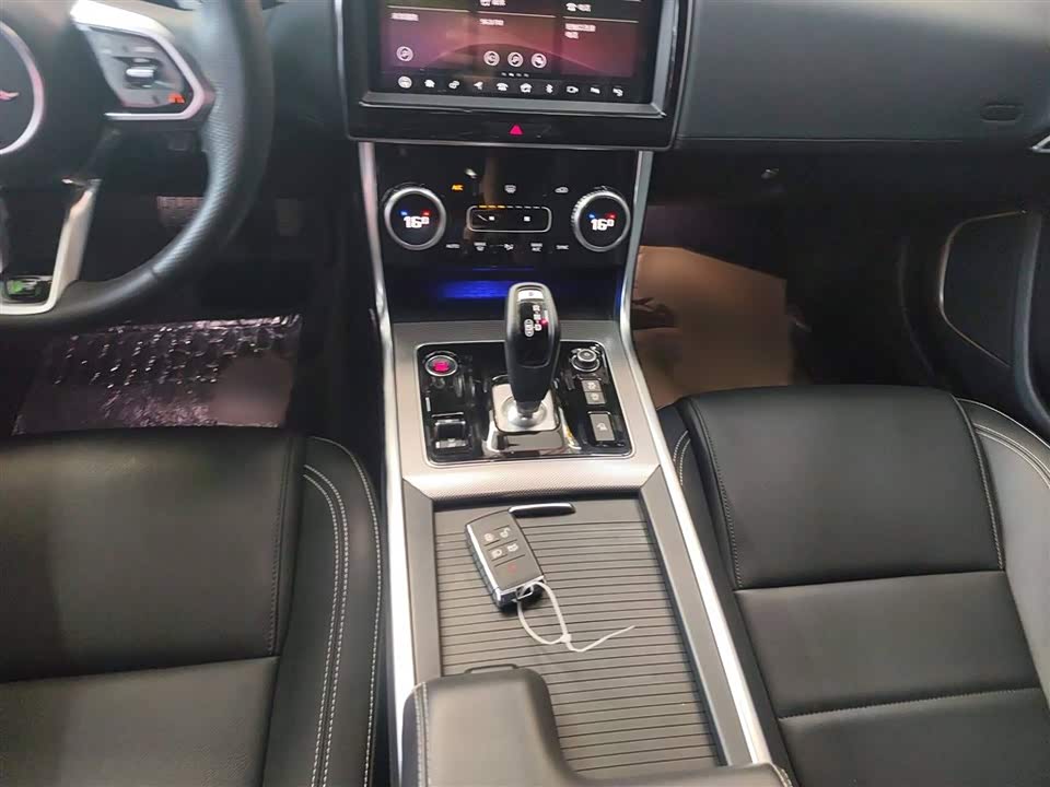 Jaguar XEL Jaguar XEL