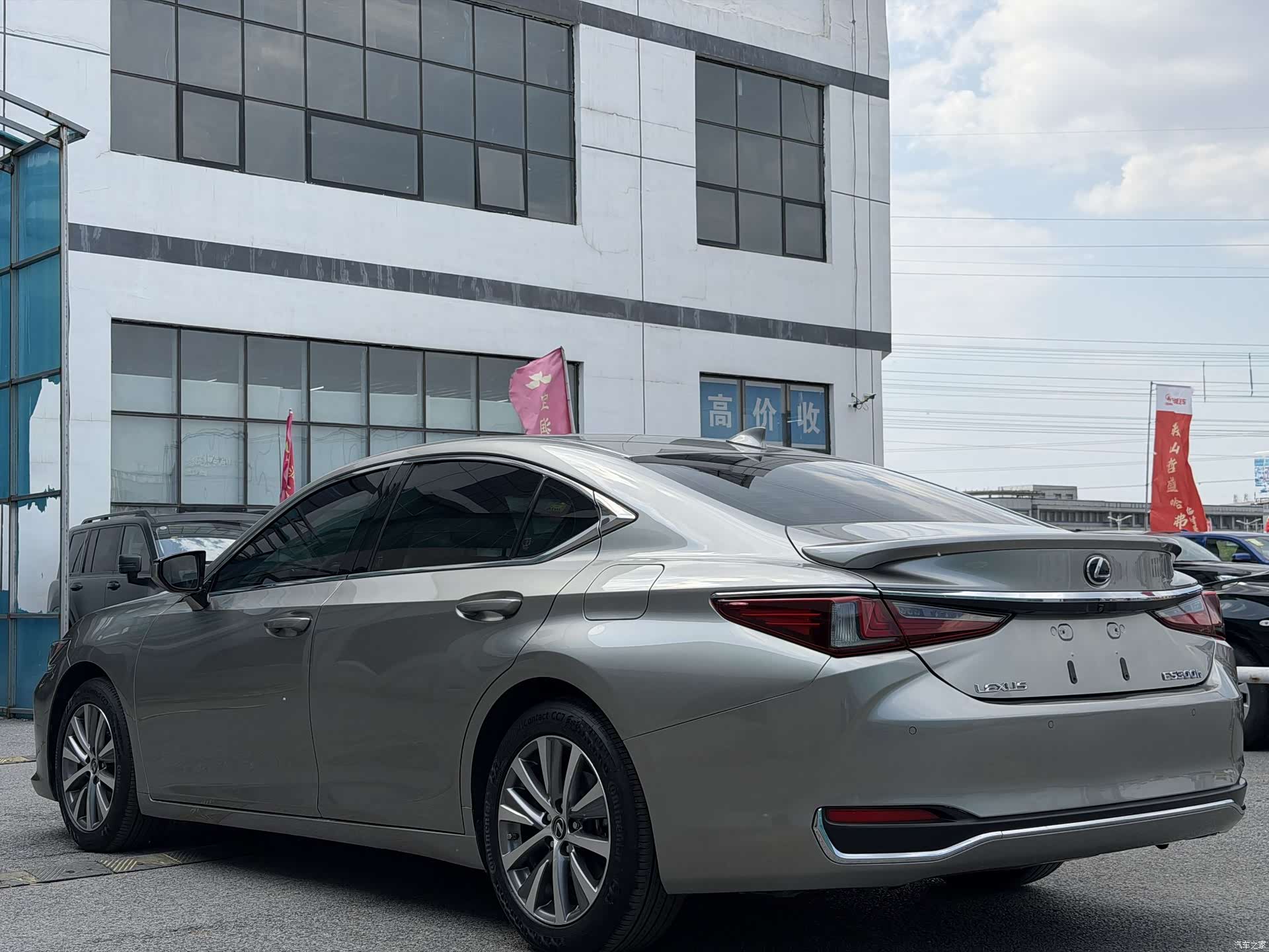 Lexus ES, 2018 4