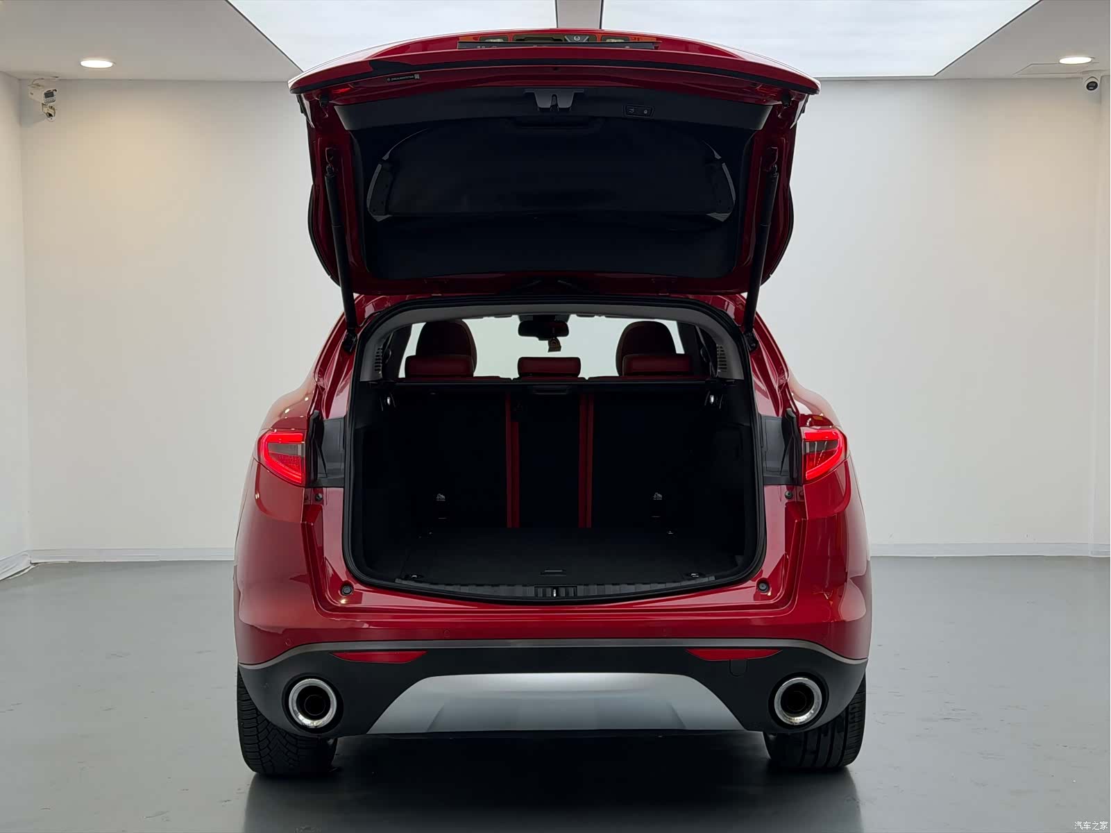 Alfa Romeo Stelvio, 2019 17