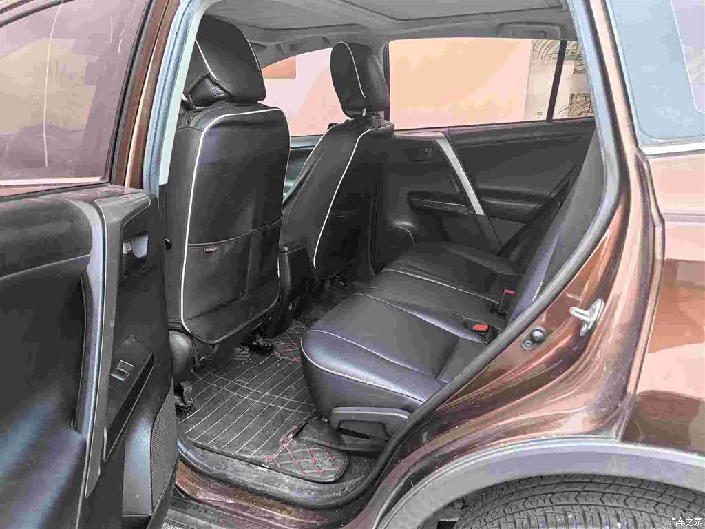 Toyota RAV4, 2017 7