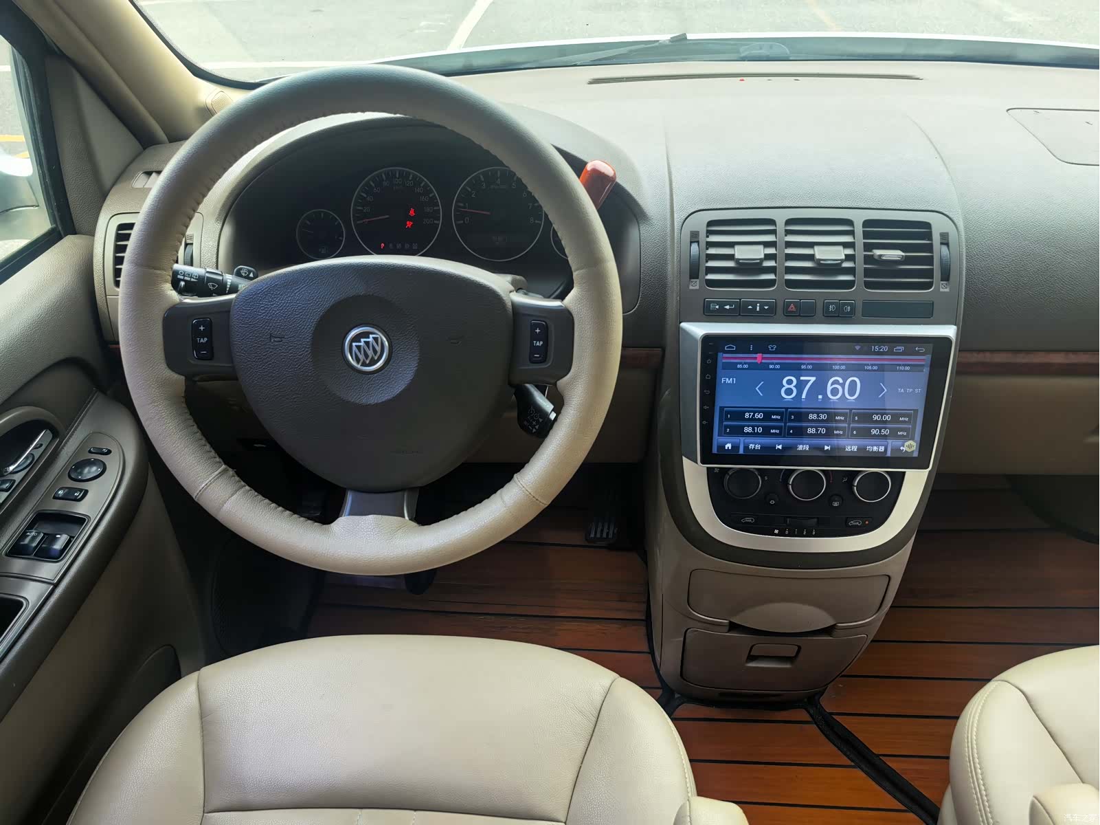 Buick GL8, 2012 18