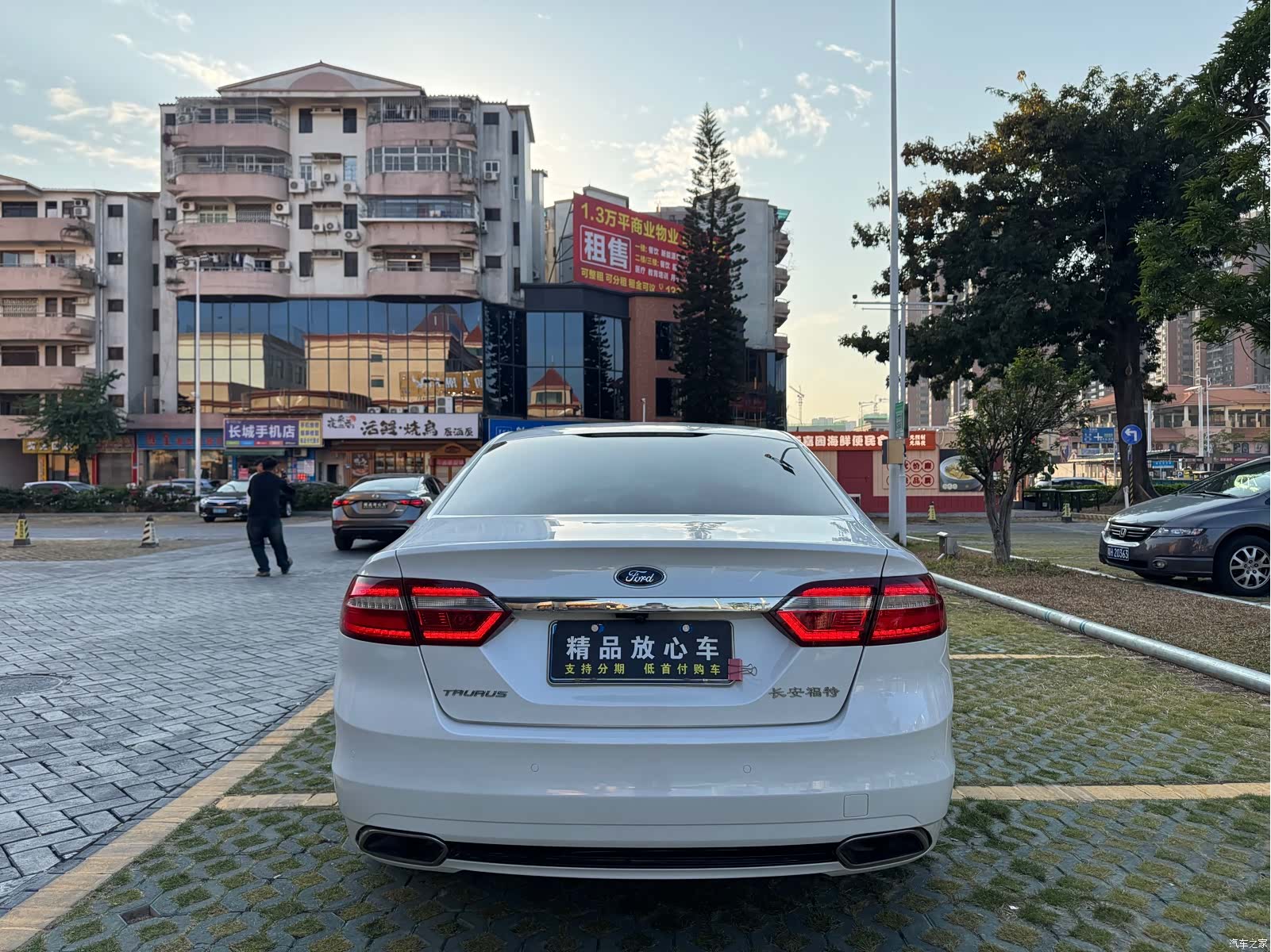 Ford Taurus, 2016 все фото