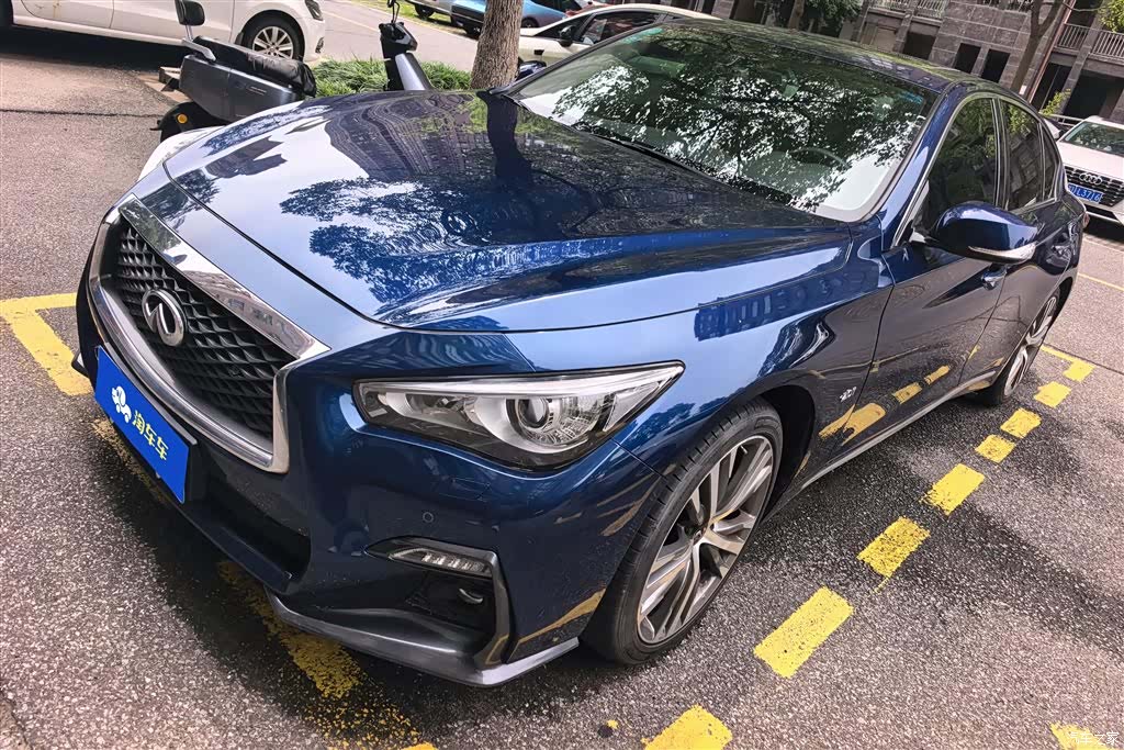 Infiniti Q50L