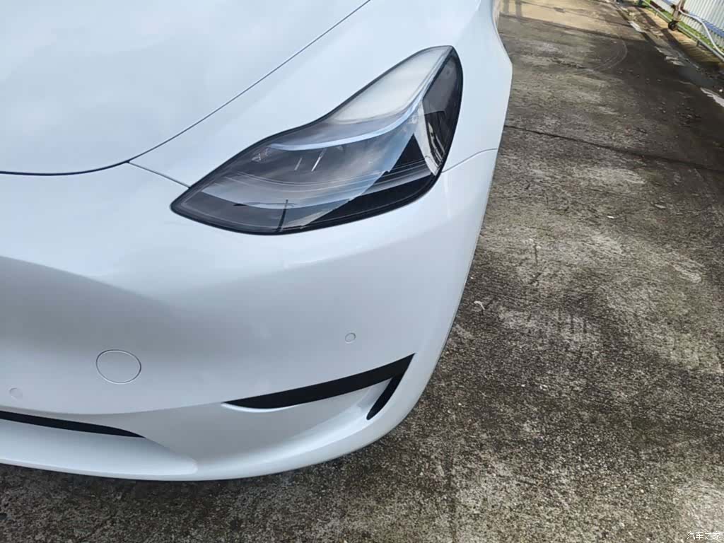 Tesla Model Y, 2022 24