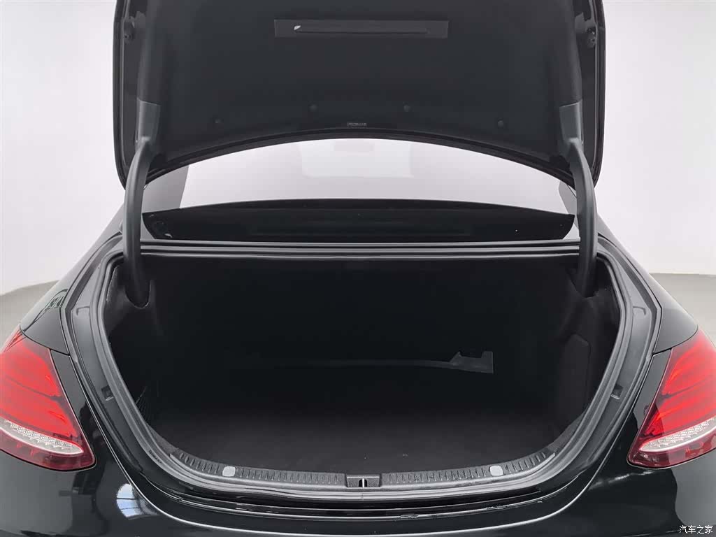 Mercedes-Benz E-Class, 2020 16