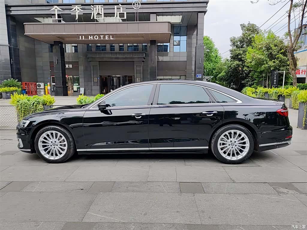 Audi A8L, 2019 3