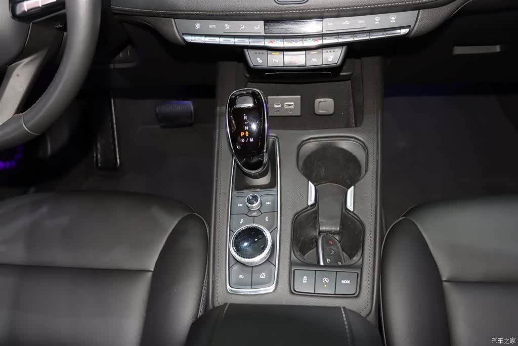 Cadillac XT4, 2022 15