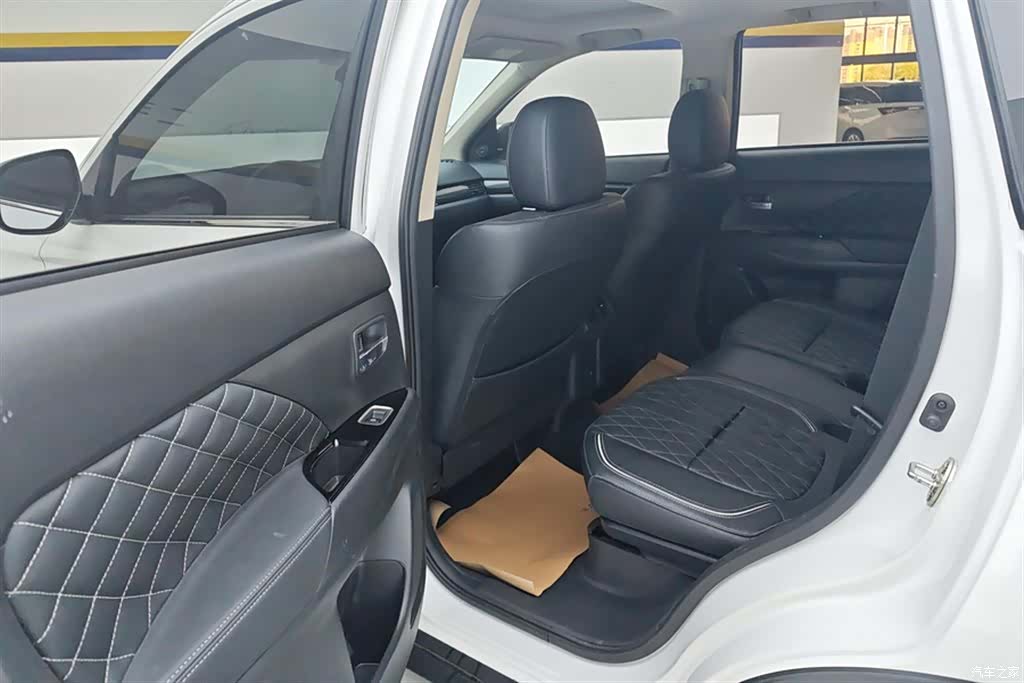 Mitsubishi Outlander, 2020 11