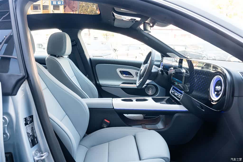 Mercedes-Benz CLA, 2025 11
